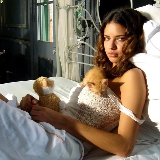 adriana lima aesthetic selfie pfp 