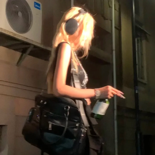 aesthetic girl pfp wallpaper