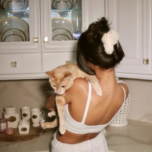 aesthetic girl profile picture