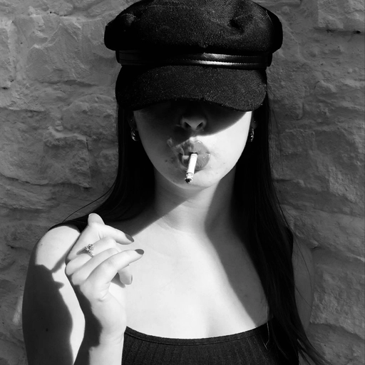 aesthetic black and white pfp for discord