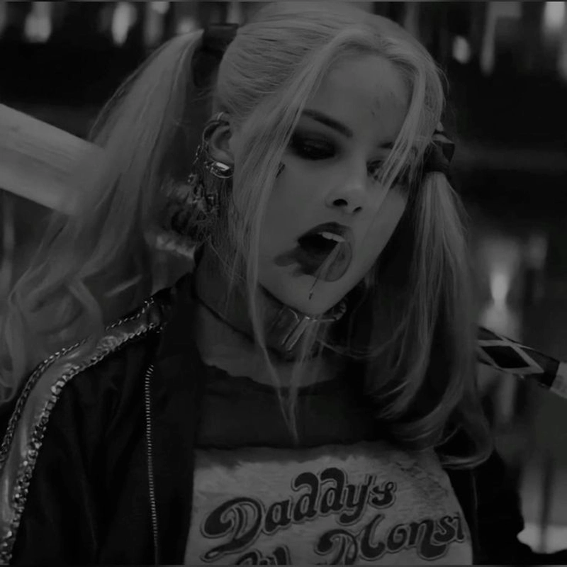 aesthetic dark tone pfp for profile 