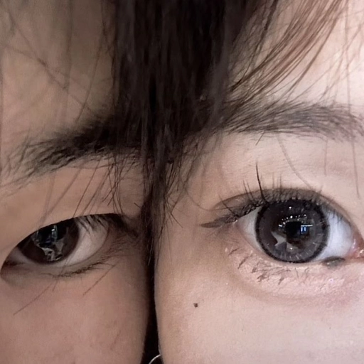 3d render aesthetic eye pfp