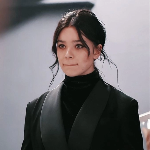 kate bishop profile picture minimal