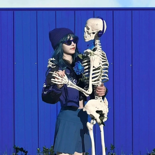 bold skeleton pfp
