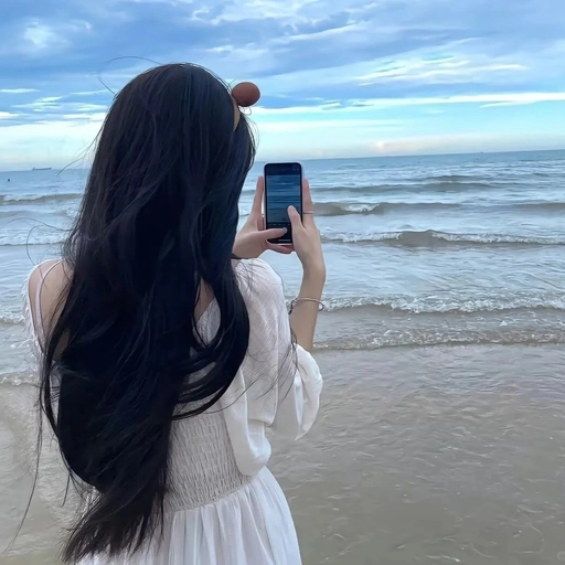 stylish pfp girl close up