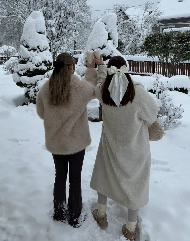 Cute winter outfit with scarf and snow winter aesthetic pfp