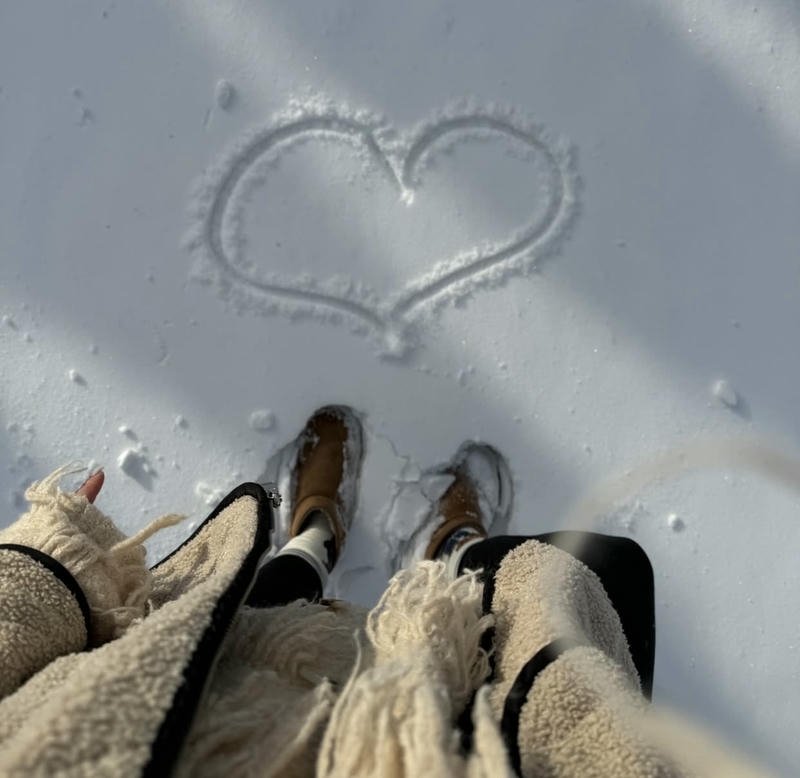 Dreamy snowfield horizon with pastel sky winter aesthetic pfp