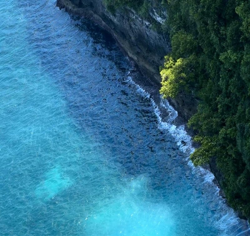 Light blue sea sky gradient forming ocean aesthetic pfp