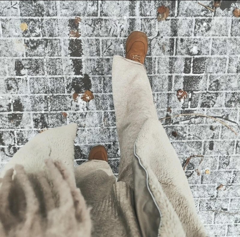 Peaceful snowy park pathway background perfect winter aesthetic pfp avatar