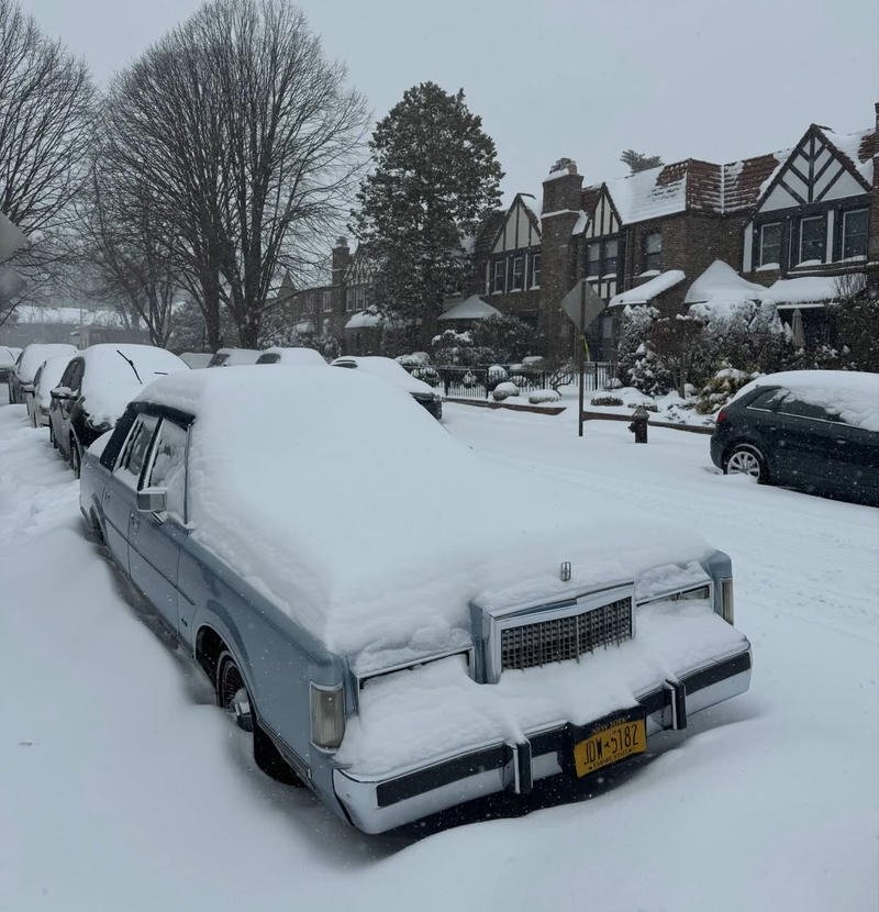Soft snowy clouds over mountains forming winter aesthetic pfp